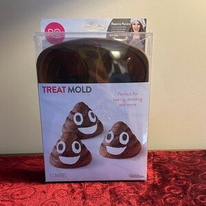 Wilton Poop Emoji Treat Mold NEW